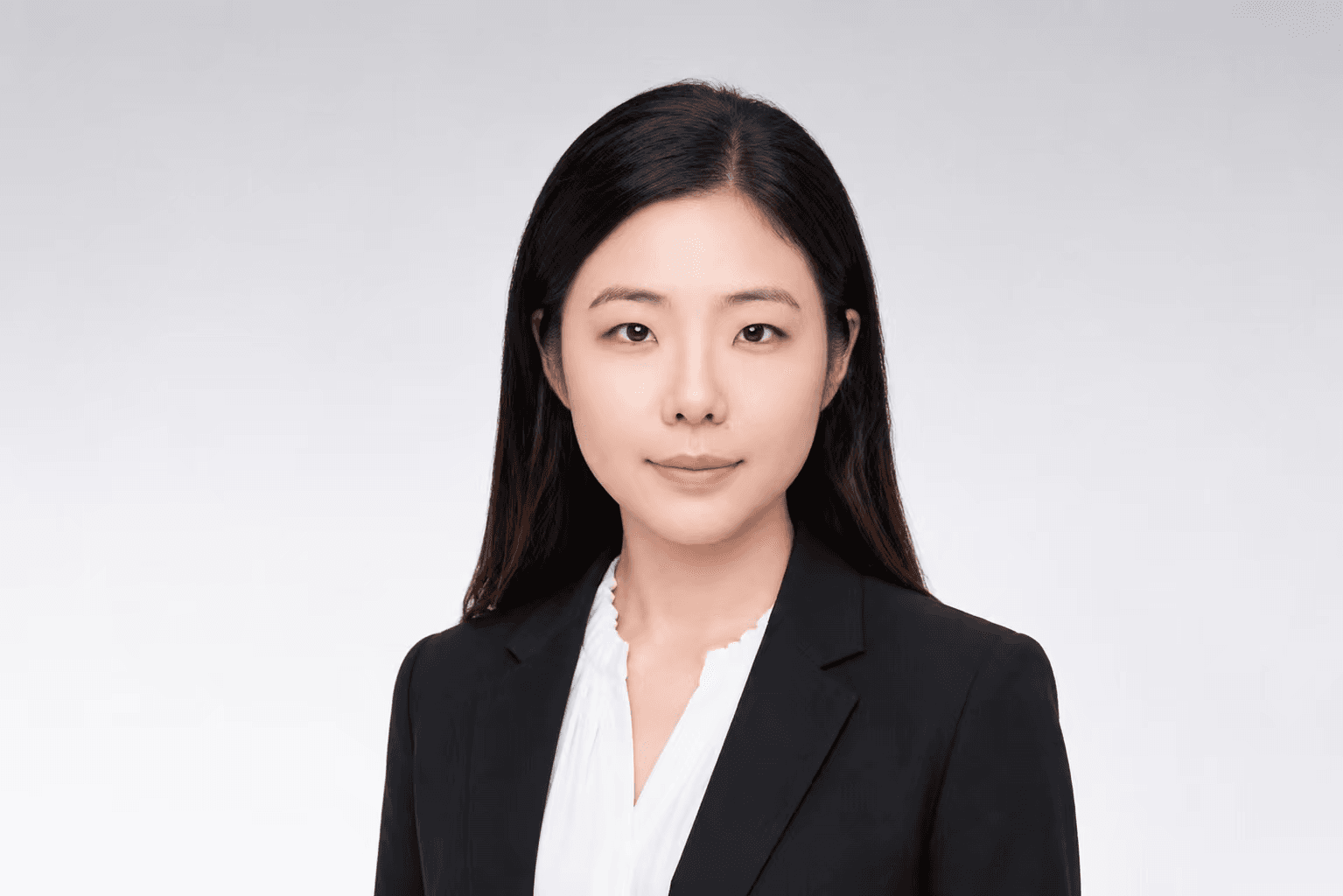 Portrait of Ms. Shirleen XU Qiaolin